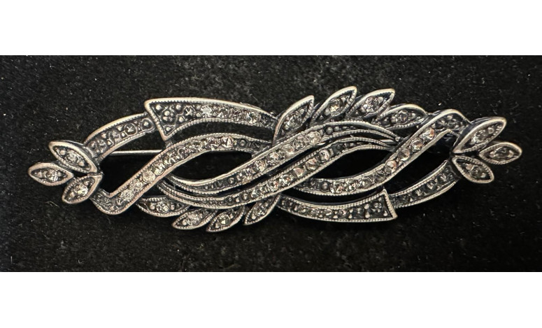 Broche mantilla rodio