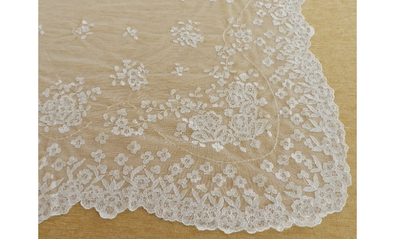 Mantilla mano mediana