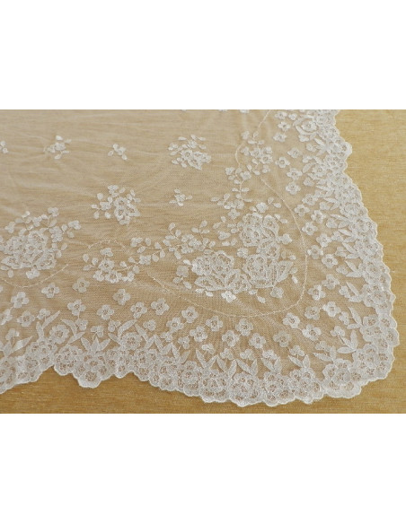 Mantilla mano mediana