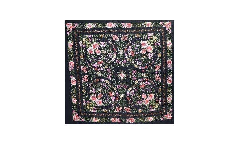 Mantón bordado a mano en seda 140cm