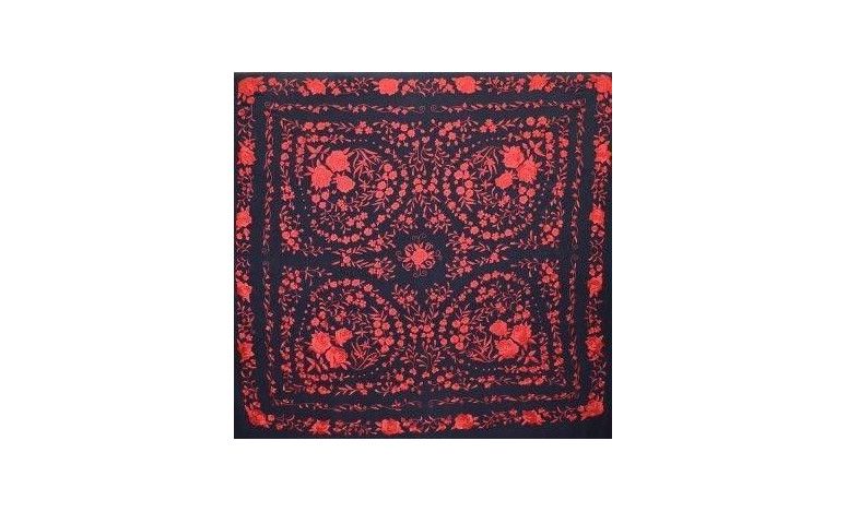 Mantón bordado a mano en seda 140cm