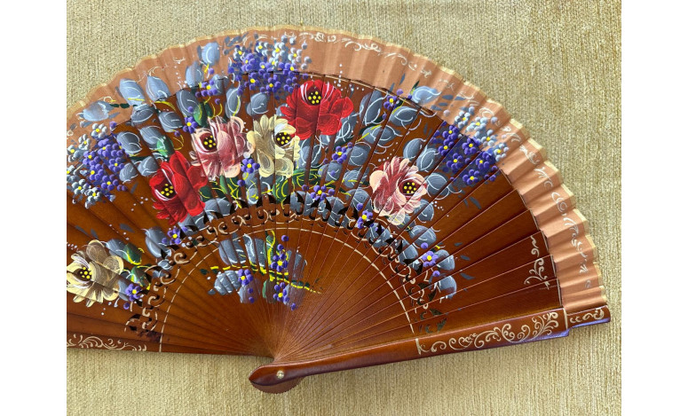 Abanico rosas calado