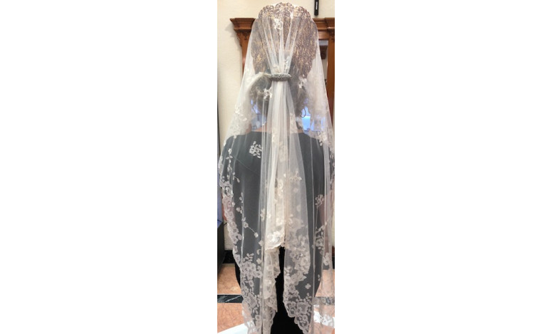 Mantilla infanta mano seda