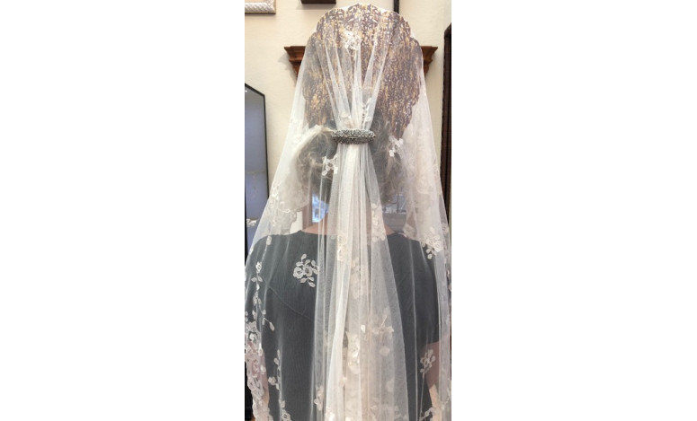 Mantilla infanta mano seda