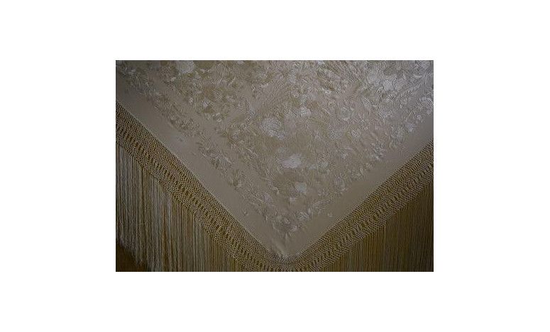 Mantón bordado a mano en seda 140cm