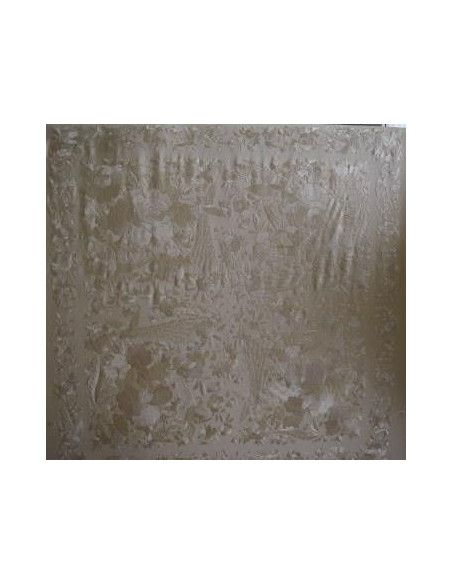 Mantón bordado a mano en seda 140cm