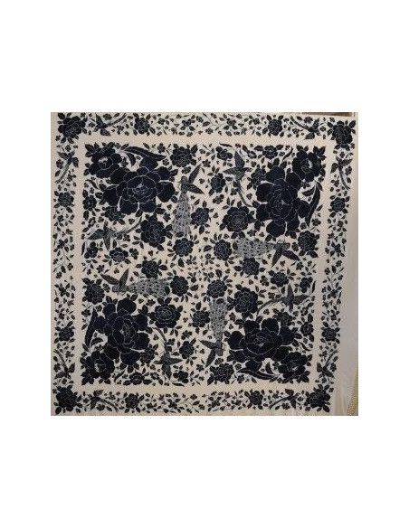 Mantón bordado a mano en seda 140cm