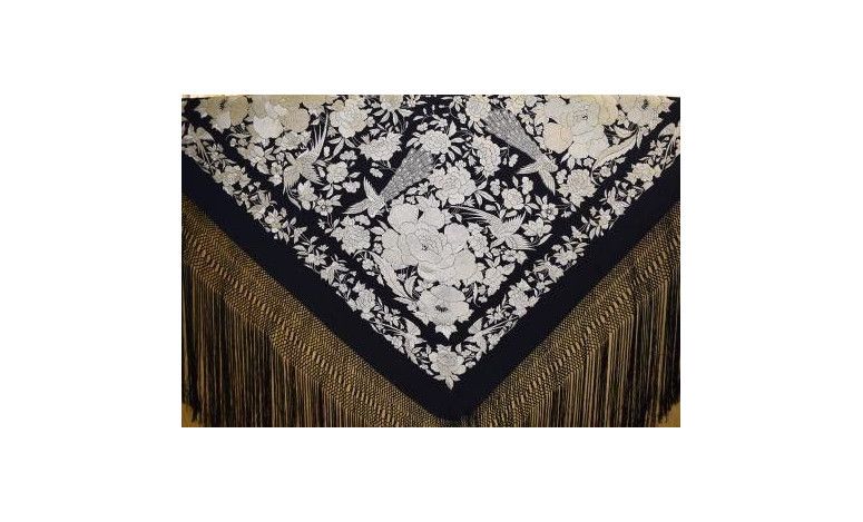 Mantón bordado a mano en seda 140cm