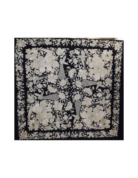 Mantón bordado a mano en seda 140cm