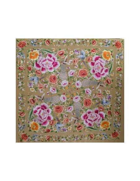Mantón bordado a mano en seda 140cm