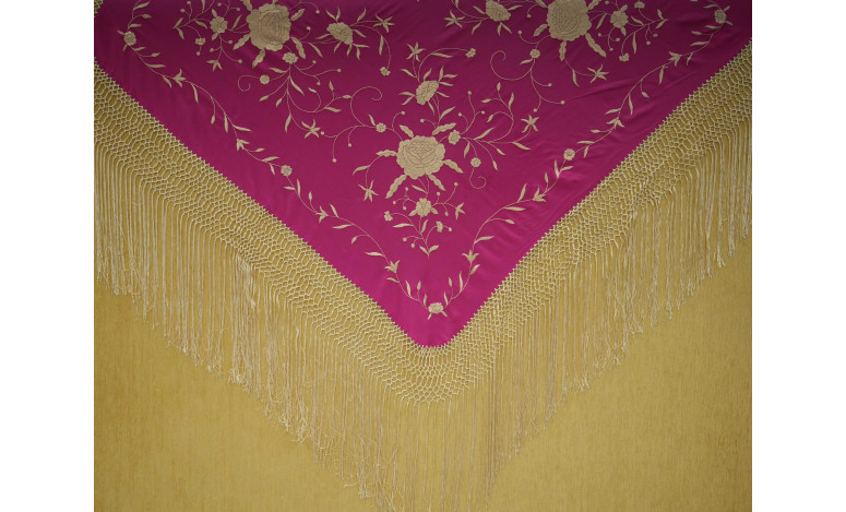 Mantón bordado a mano en seda 115 cm