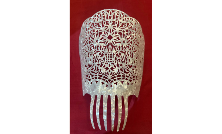 Peina mantilla nácar 20cm