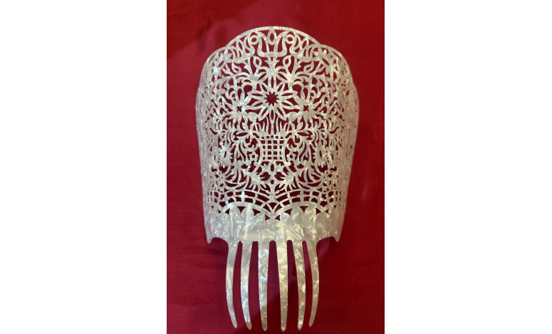 Peina mantilla nácar 20cm