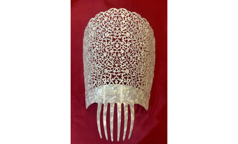 Peina mantilla nácar 20cm