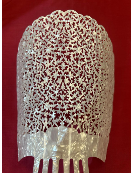 Peina mantilla nácar 22cm