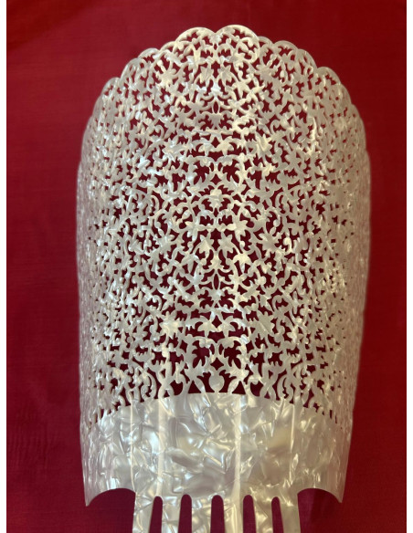 Peina mantilla nácar 23cm