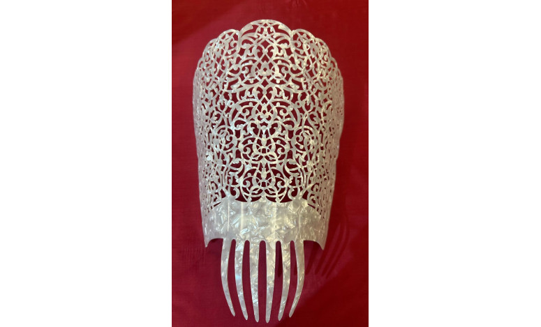 Peina mantilla nácar 22cm