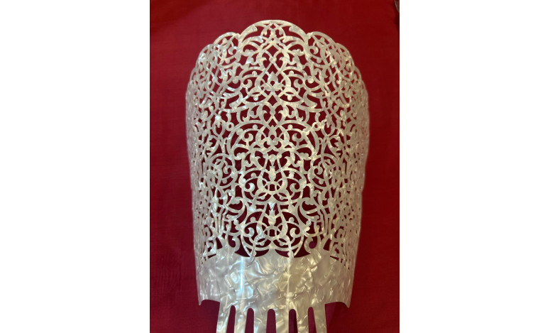 Peina mantilla nácar 22cm