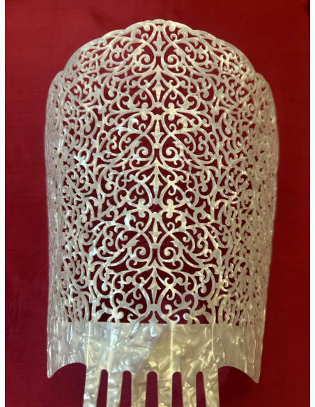 Peina mantilla nácar 21cm