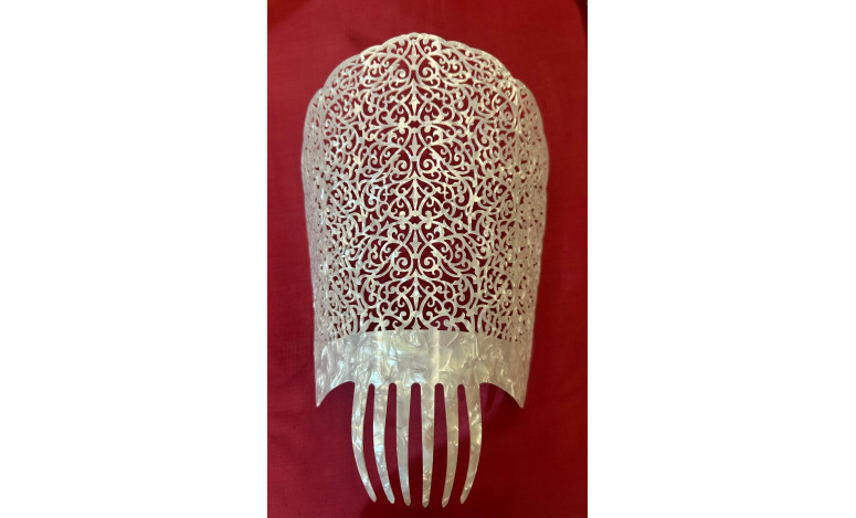 Peina mantilla nácar 22cm