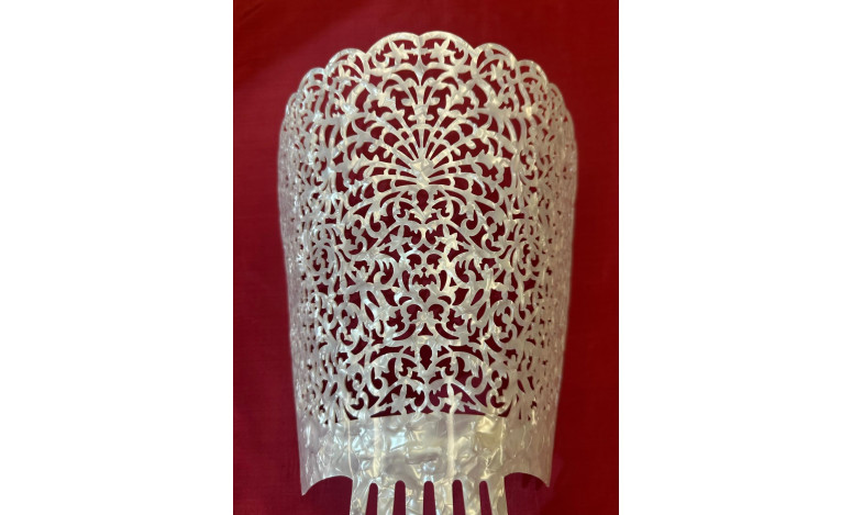 Peina mantilla nácar 23cm