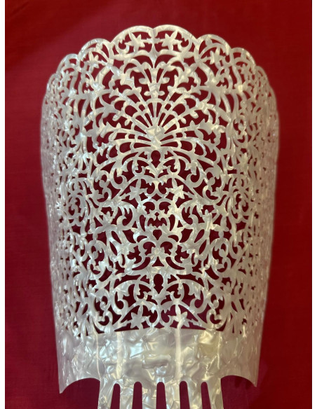 Peina mantilla nácar 23cm