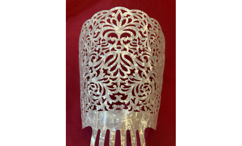 Peina mantilla nácar 20cm