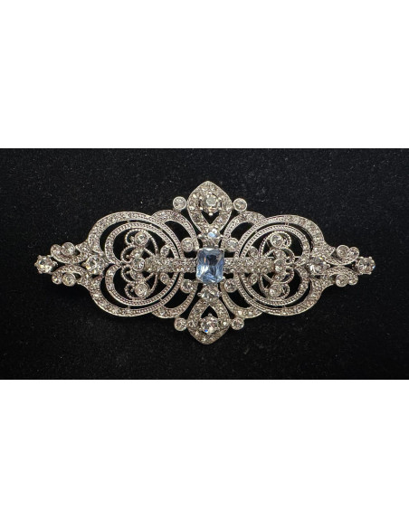 Broche mantilla rodio color