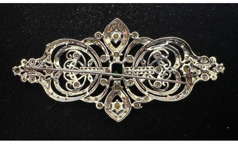 Broche mantilla rodio color