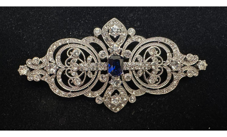 Broche mantilla rodio color