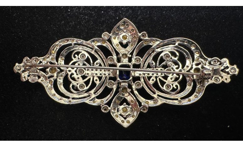 Broche mantilla rodio color