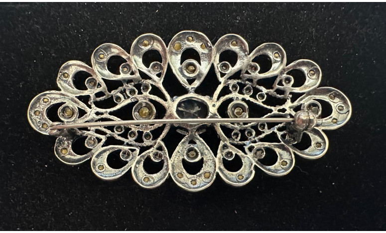 Broche mantilla rodio