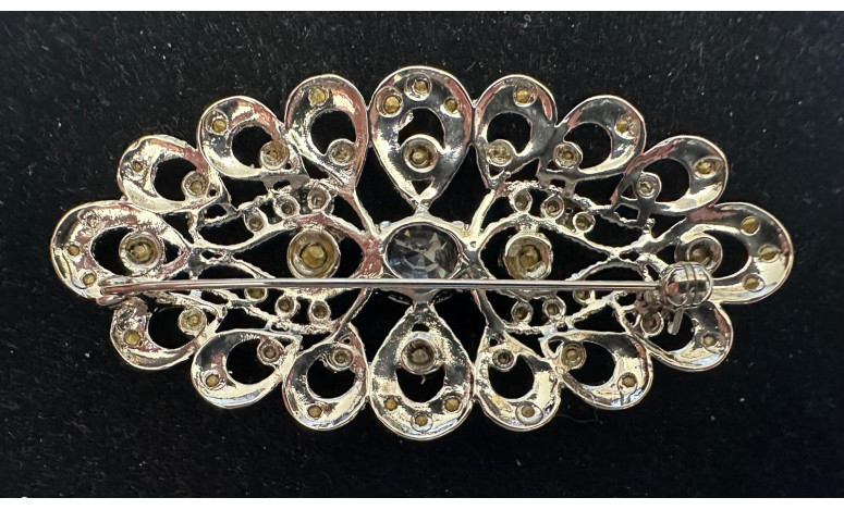 Broche mantilla rodio