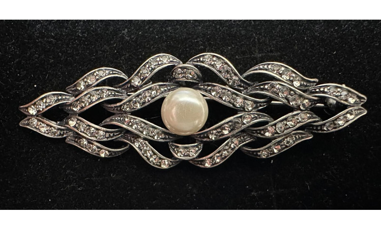 Broche mantilla rodio