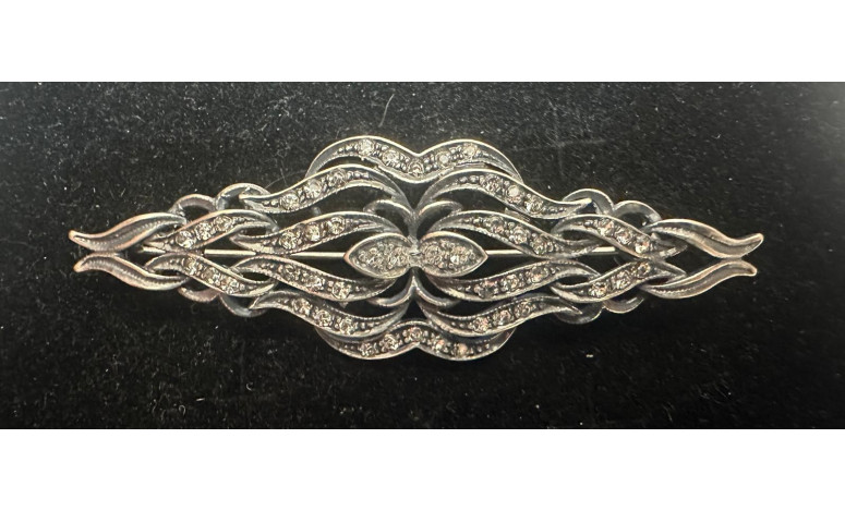 Broche mantilla rodio