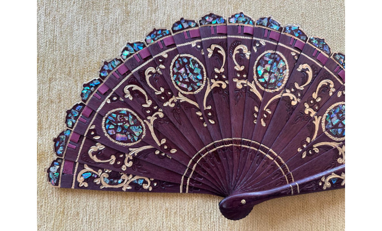 Abanico palo violeta nácar