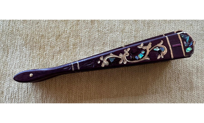 Abanico palo violeta nácar