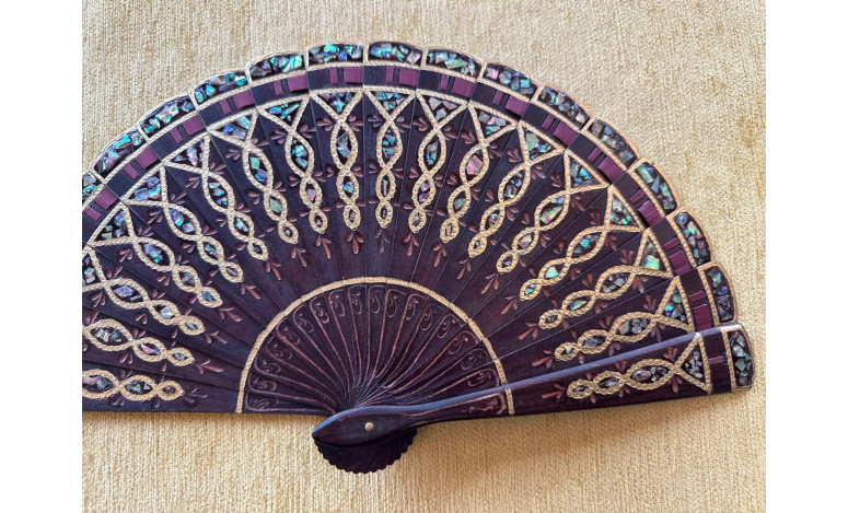Abanico palo violeta nácar