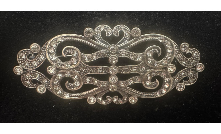 Broche mantilla rodio