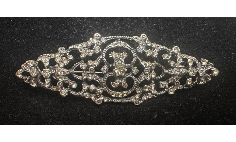 Broche mantilla rodio