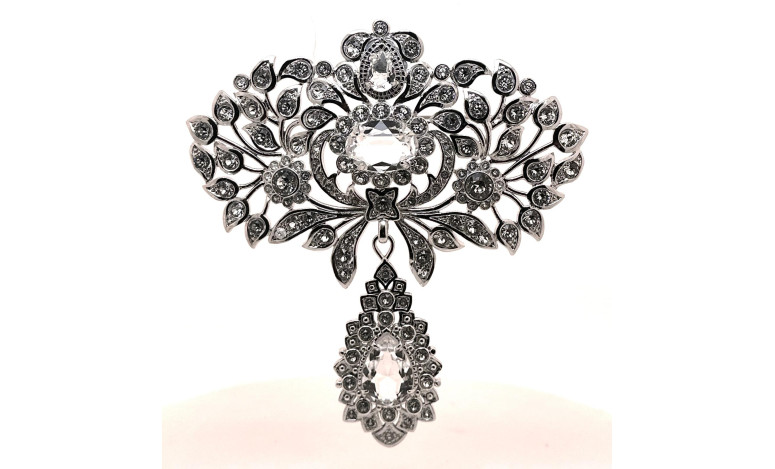 Broche lazada cristal