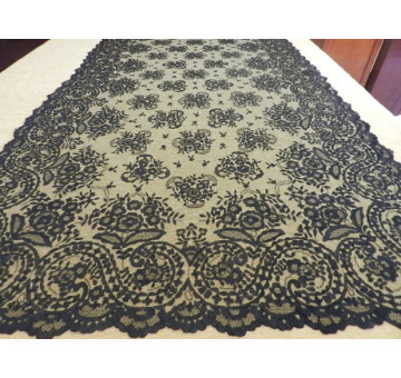 Mantilla bordada a mano en seda 2