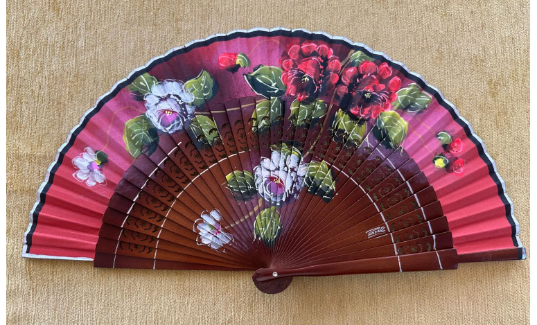 Abanico calado rosas