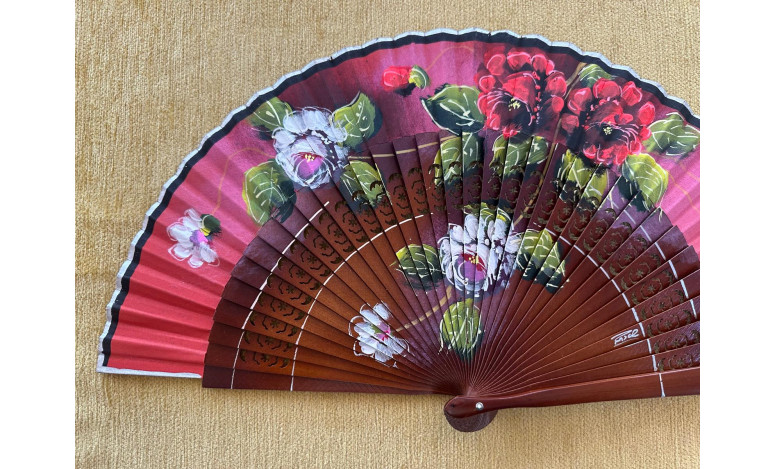 Abanico calado rosas
