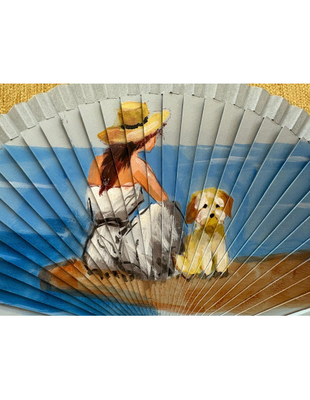 Abanico chica con perrito