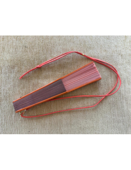 Abanico bolso liso con colgador