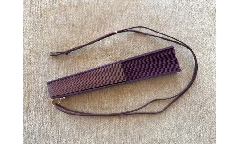 Abanico bolso liso con colgador