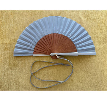 Abanico bolso liso con colgador 2