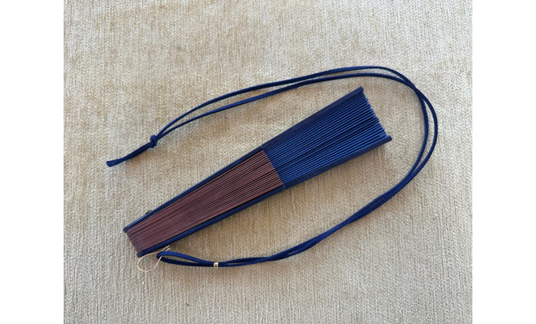 Abanico bolso liso con colgador