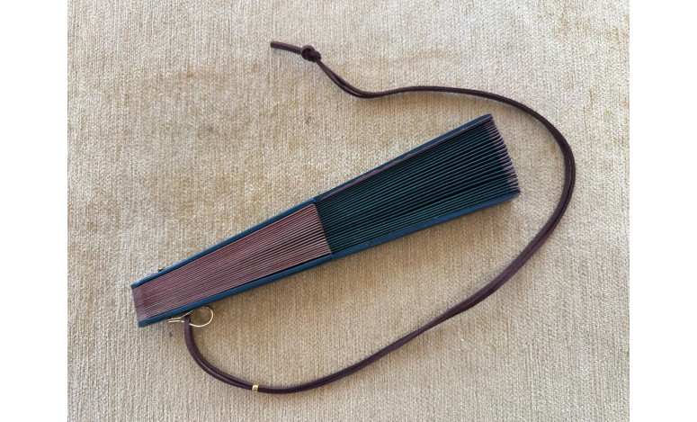 Abanico liso con colgador